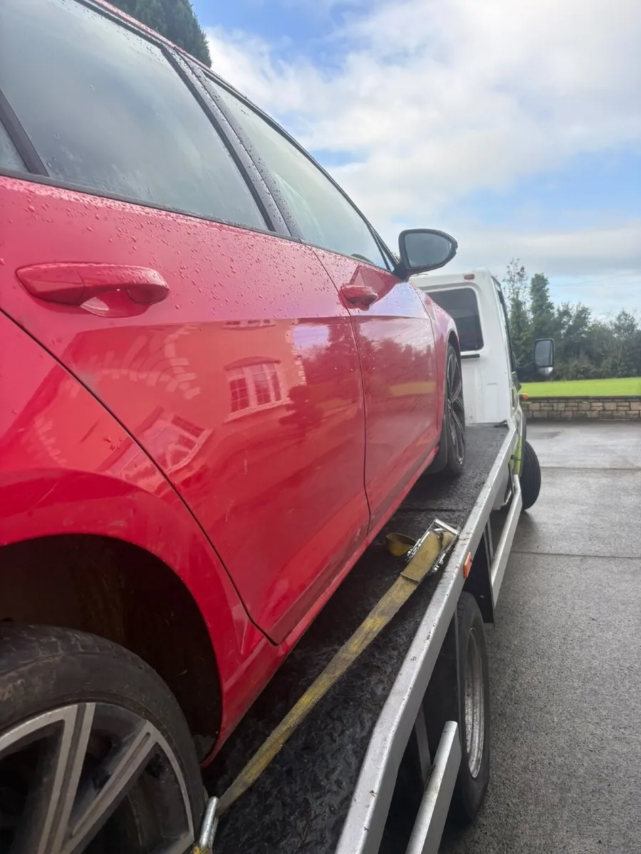 Volkswagen golf 1.6 damaged - Image 3