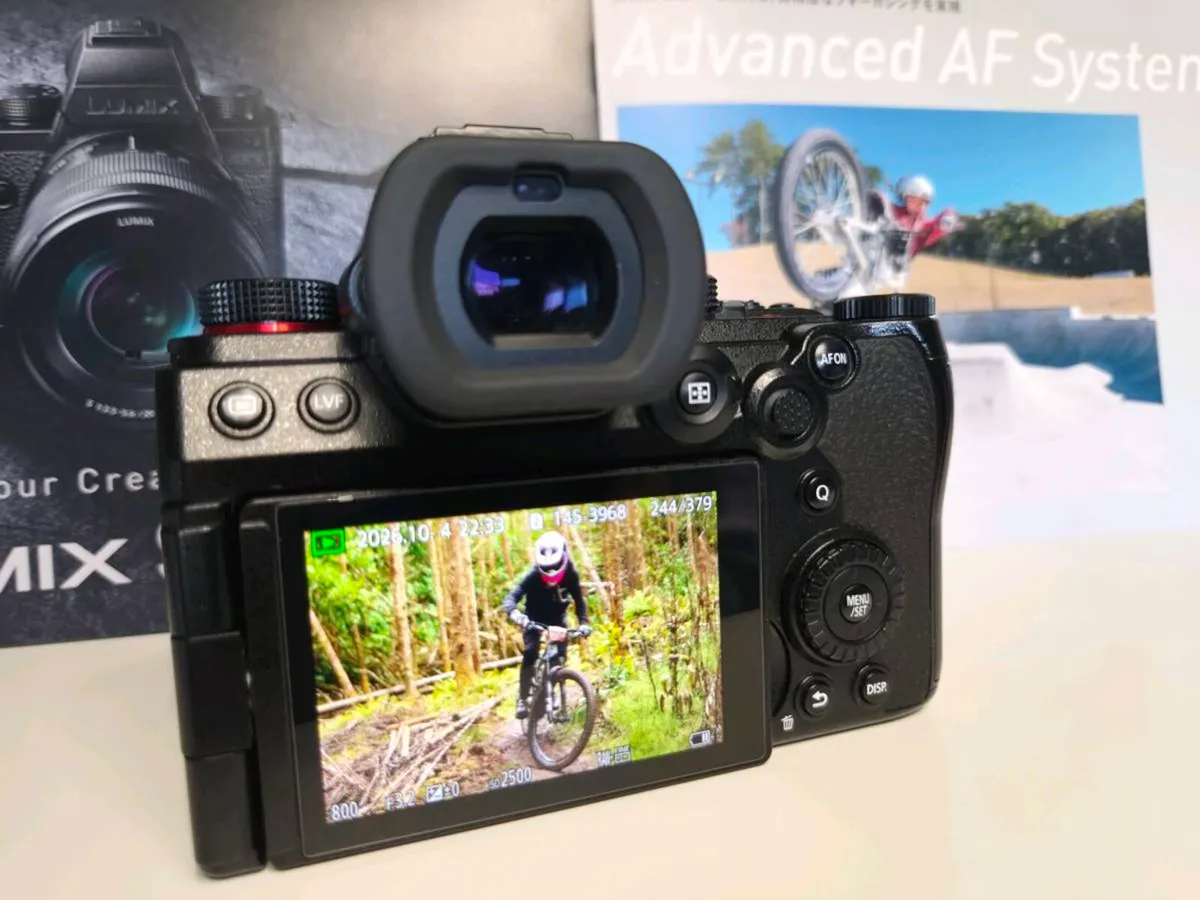 Lumix S5II FULL-FRAME MIRRORLESS CAMERA - Image 3