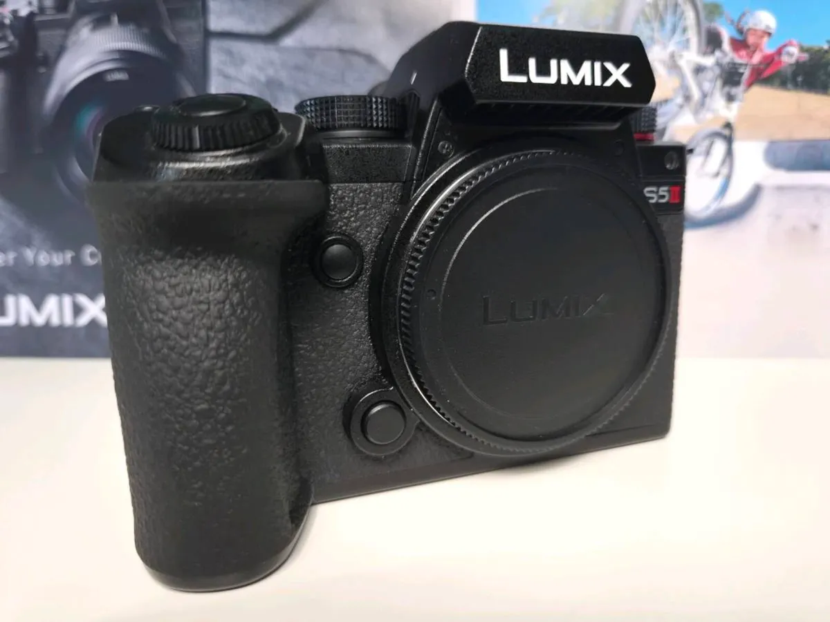 Lumix S5II FULL-FRAME MIRRORLESS CAMERA - Image 2