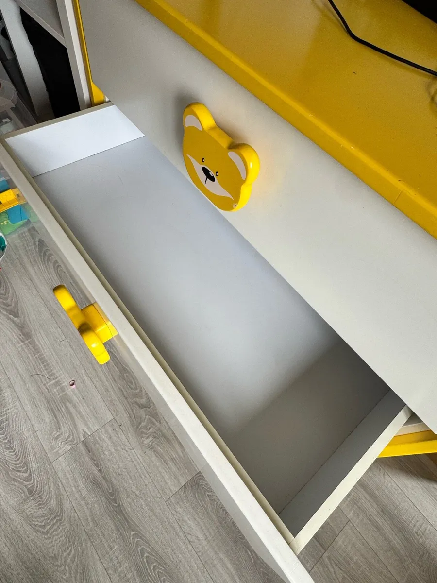 Chest of drawers - Image 2