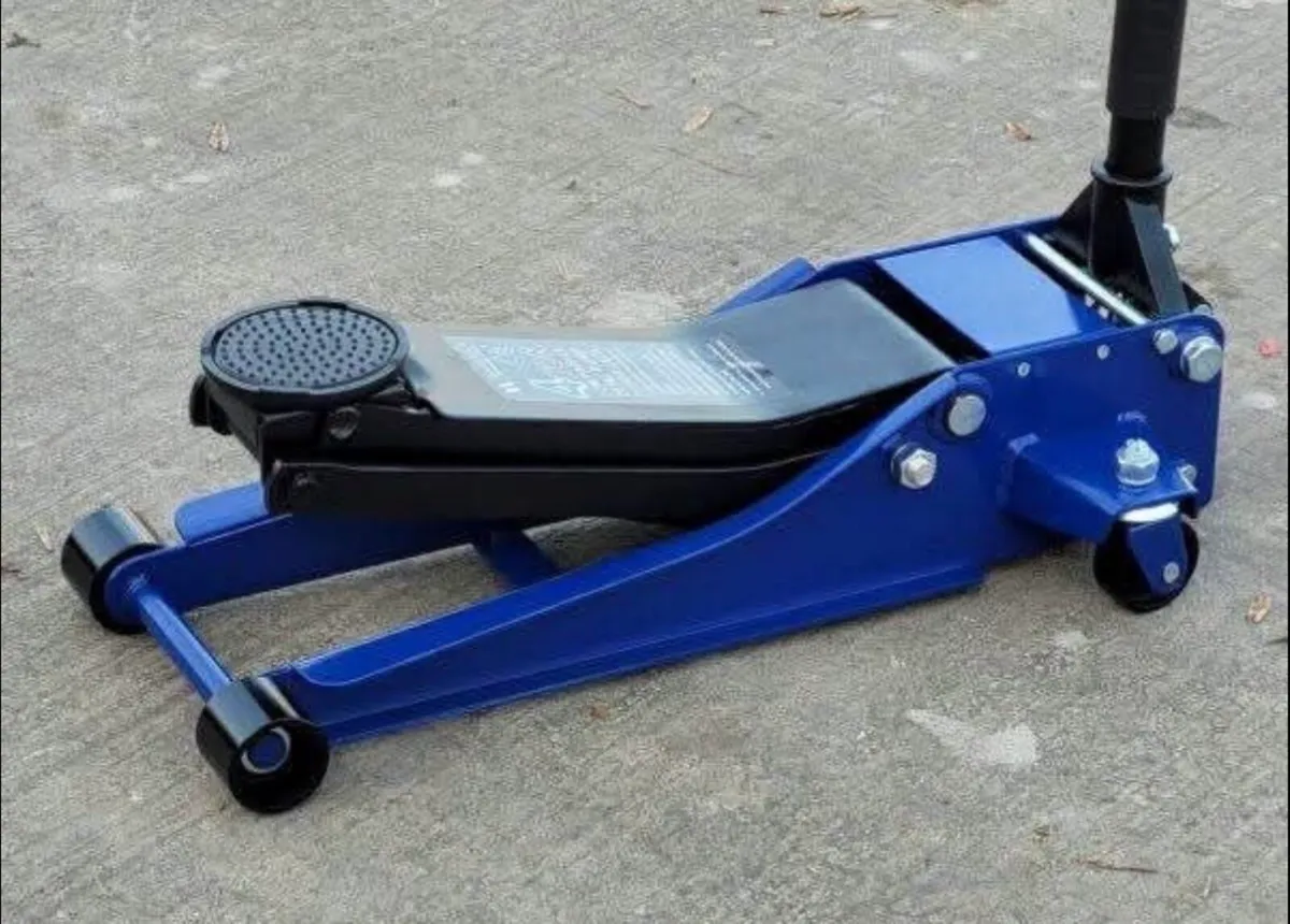 Brand New 4 Ton Low Profile Floor Jack - Image 2