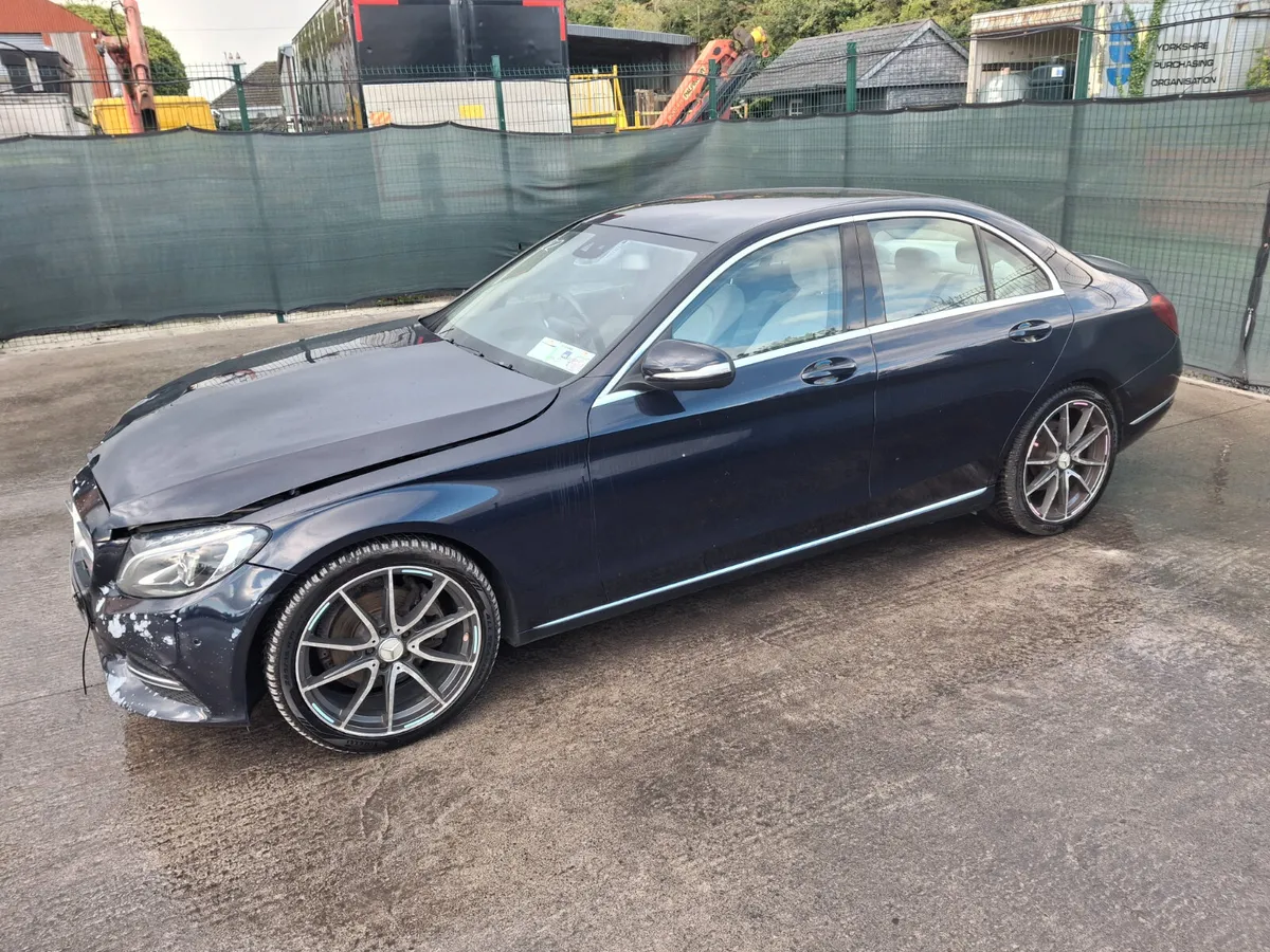 152 Mercedes C-Class  Bluetec sport  220C - Image 2