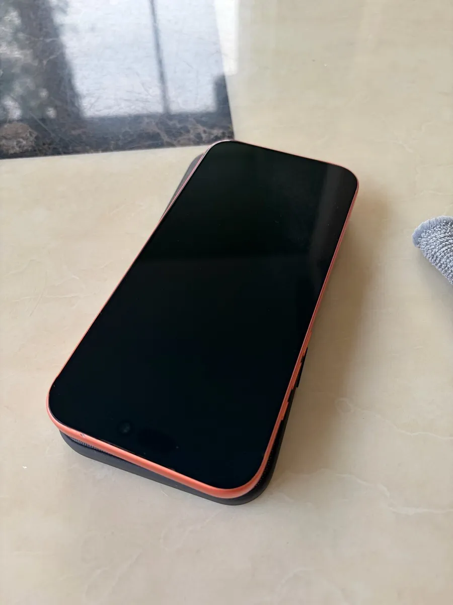 iPhone 17 Pro Max - Cosmic Orange - Image 3