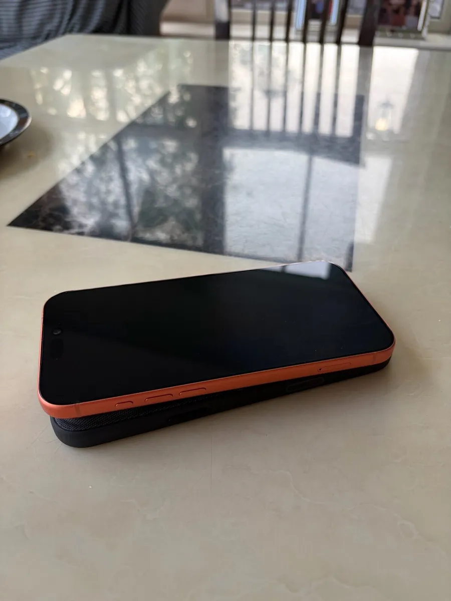 iPhone 17 Pro Max - Cosmic Orange - Image 4