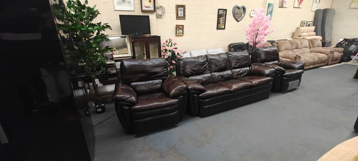 El. Recliners 3+1+1 Leather Suit - Image 3