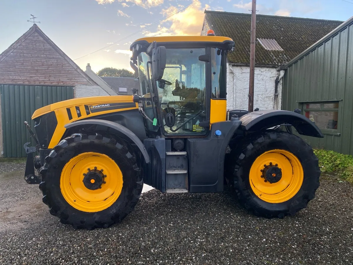 JCB Fastrac 2018 7697 hours - Image 2
