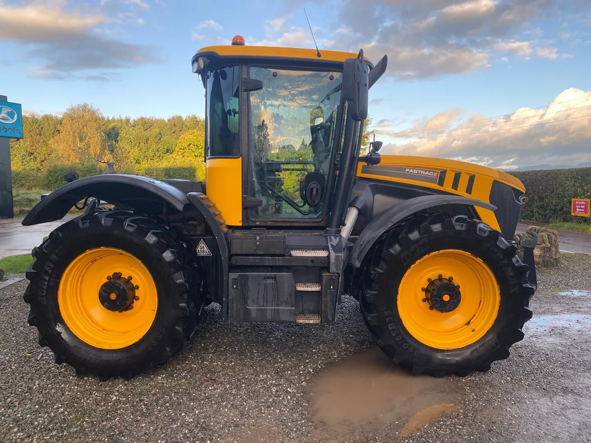 JCB Fastrac 2018 7697 hours - Image 3