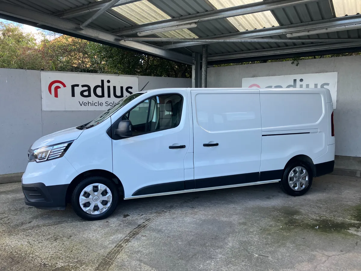 Renault Trafic 2023 - Image 2