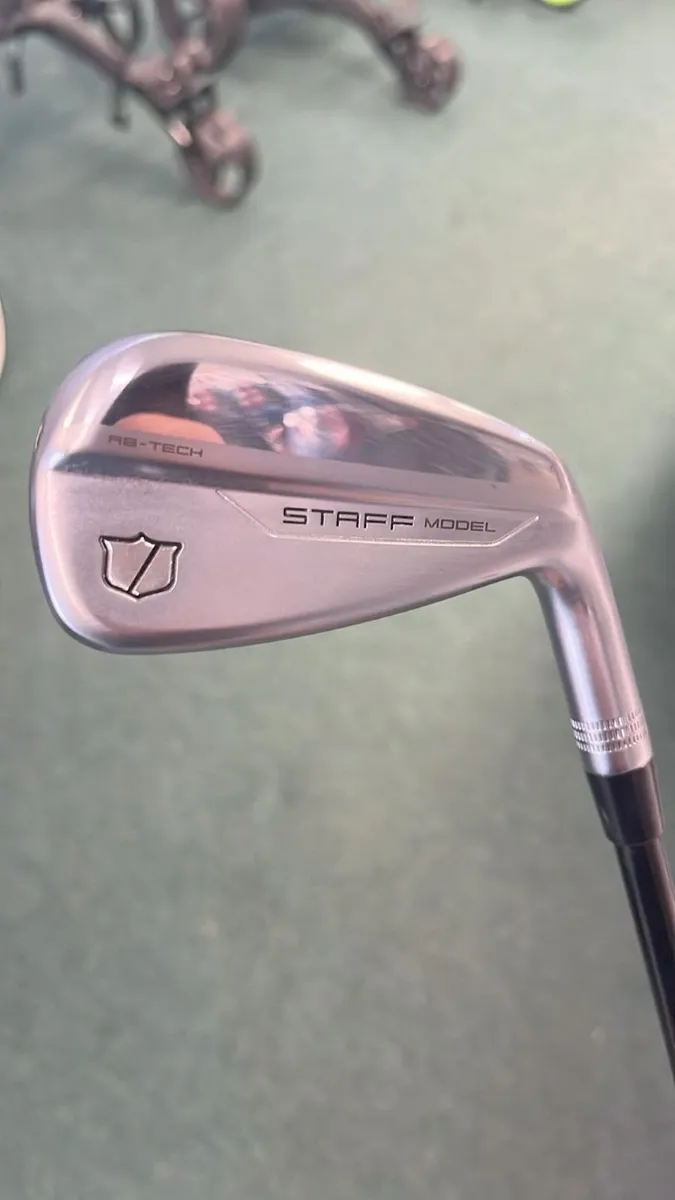 Wilson Staff 3 Utility Iron 6.0 Stiff€249 Now €165 - Image 1