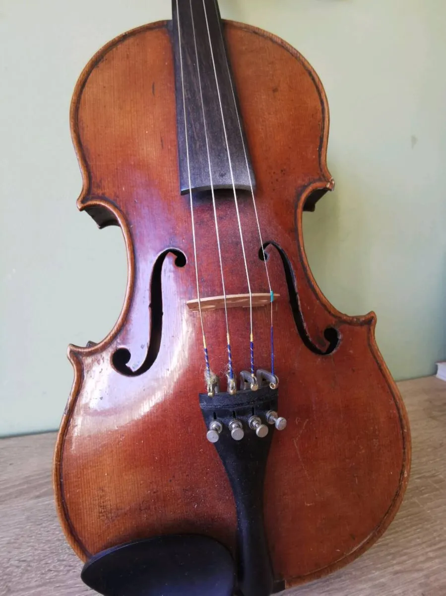 Old Violin - Image 1