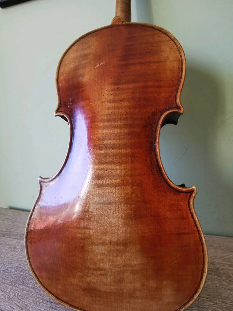 Old Violin - Image 2