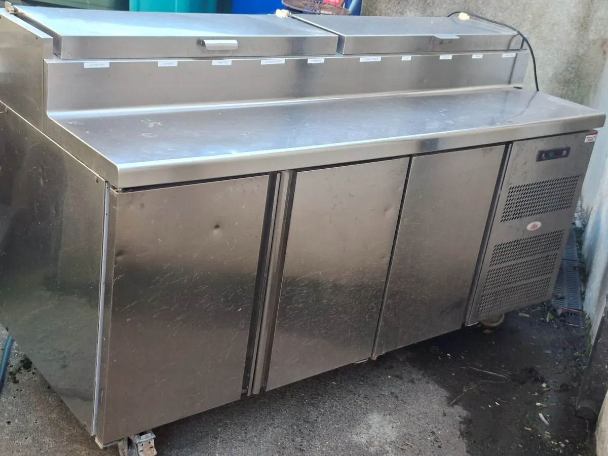 Refrigeration unit with saladette - Image 3