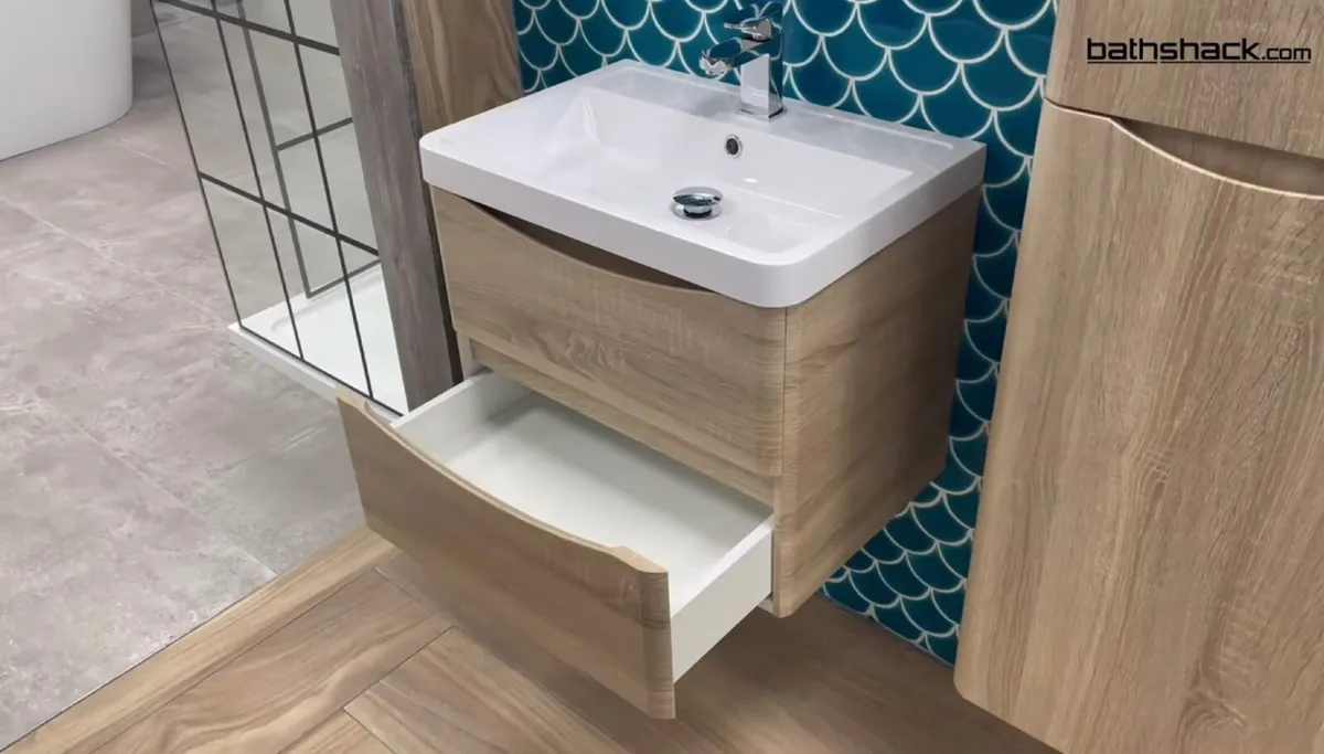 Vanity unit and sink - Image 1