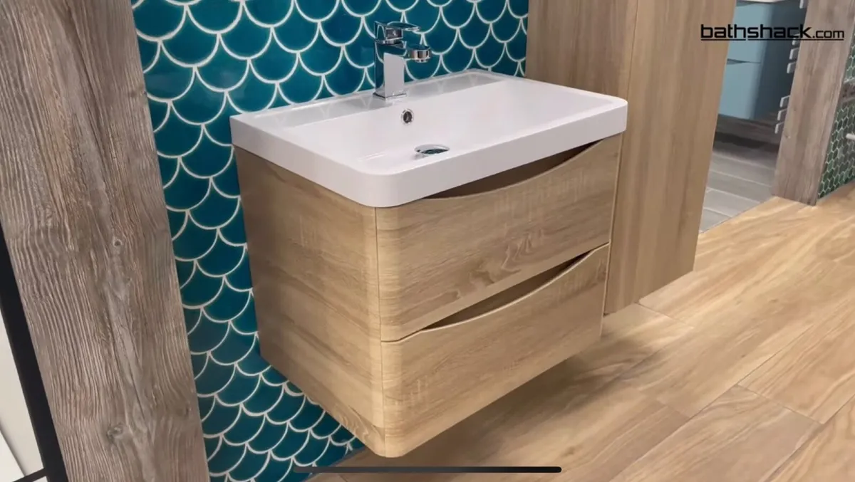 Vanity unit and sink - Image 3