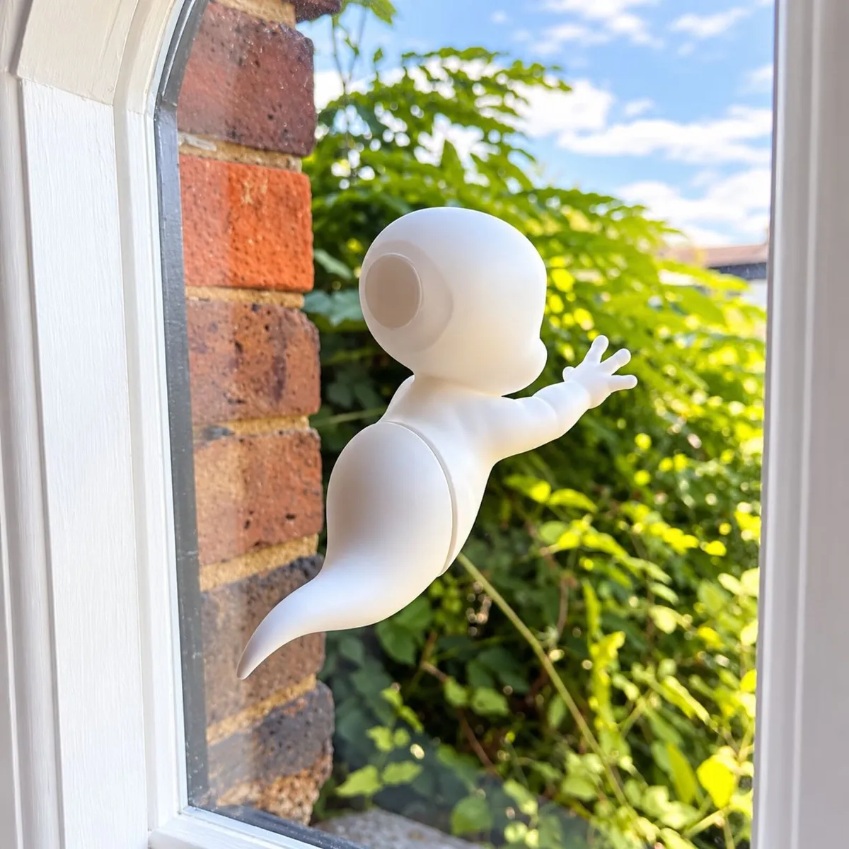 Casper Ghost Through the Window - Halloween Decor - Image 4