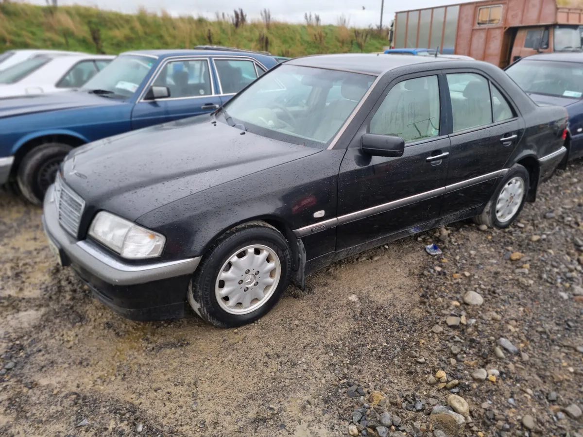 Mercedes-Benz C-Class 1998 - Image 3
