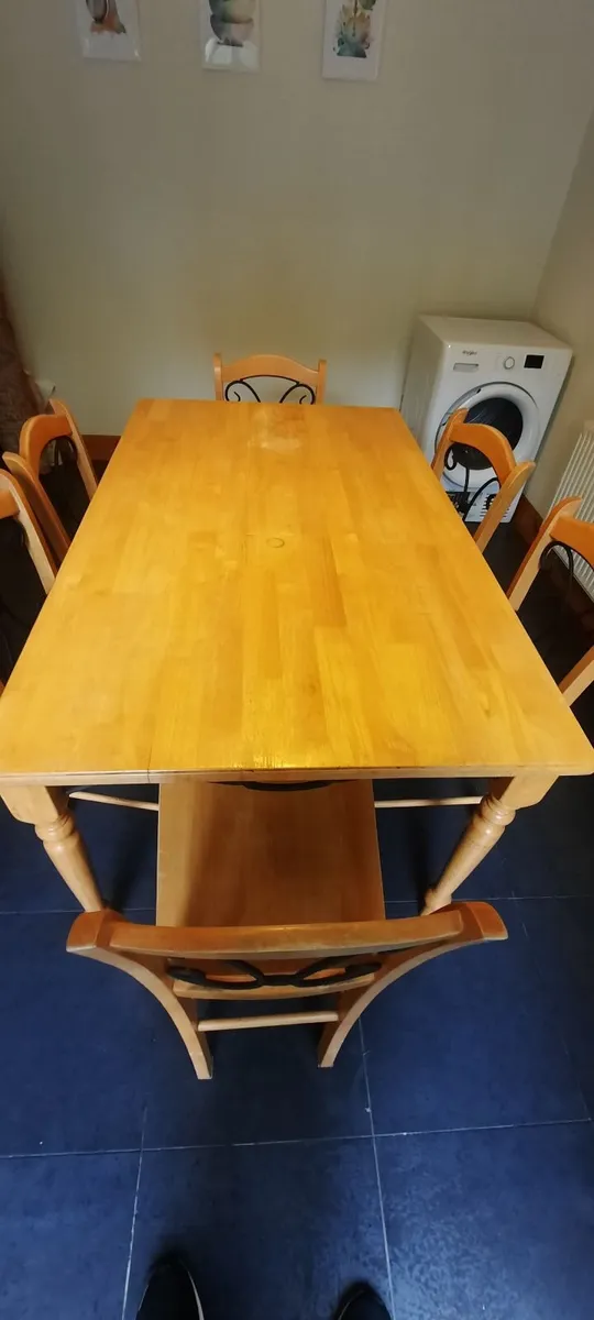 Kitchen table and chairs - Image 2