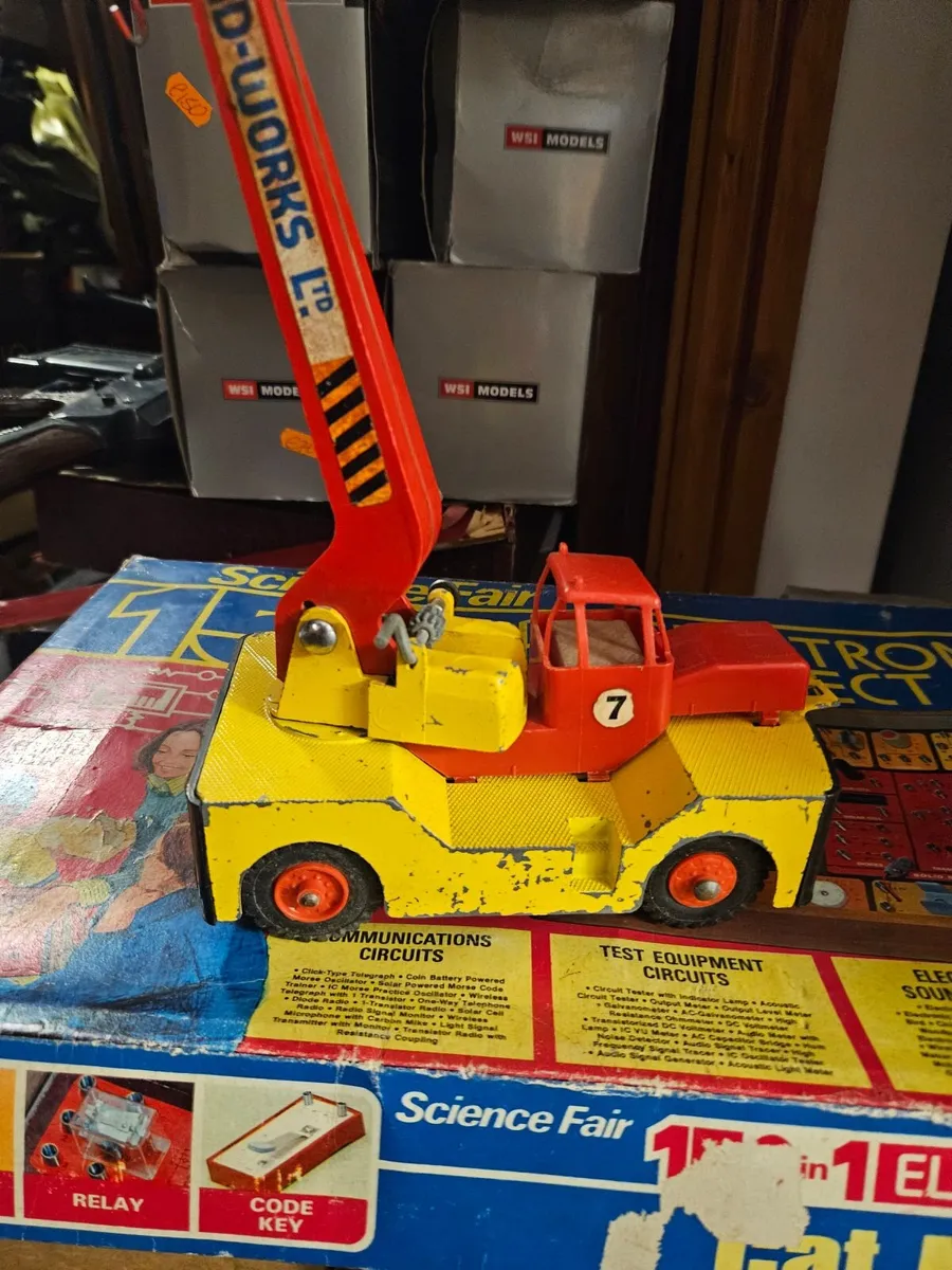 Vintage Triang Crane - Image 4