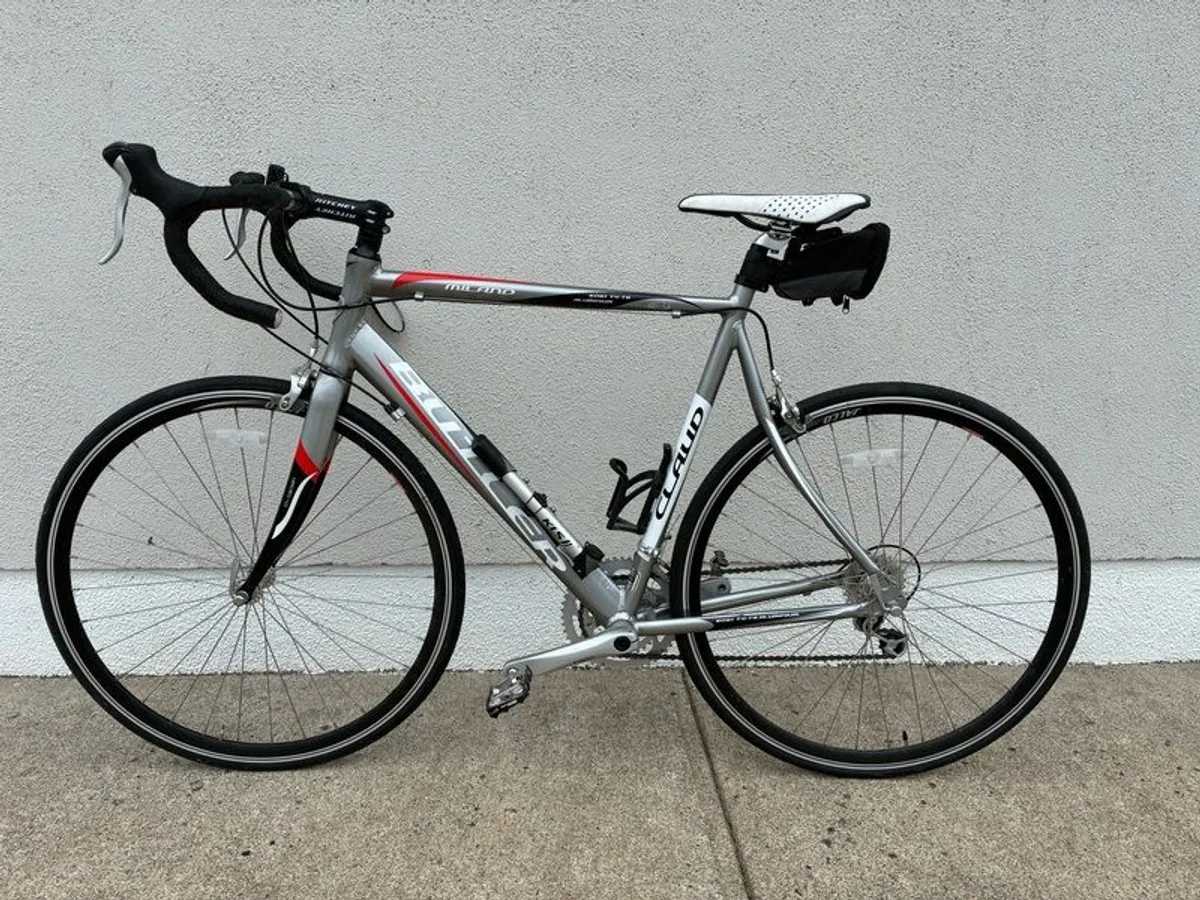 Claude Butler Bicycle 27 inch wheels. 18 speed. - Image 1
