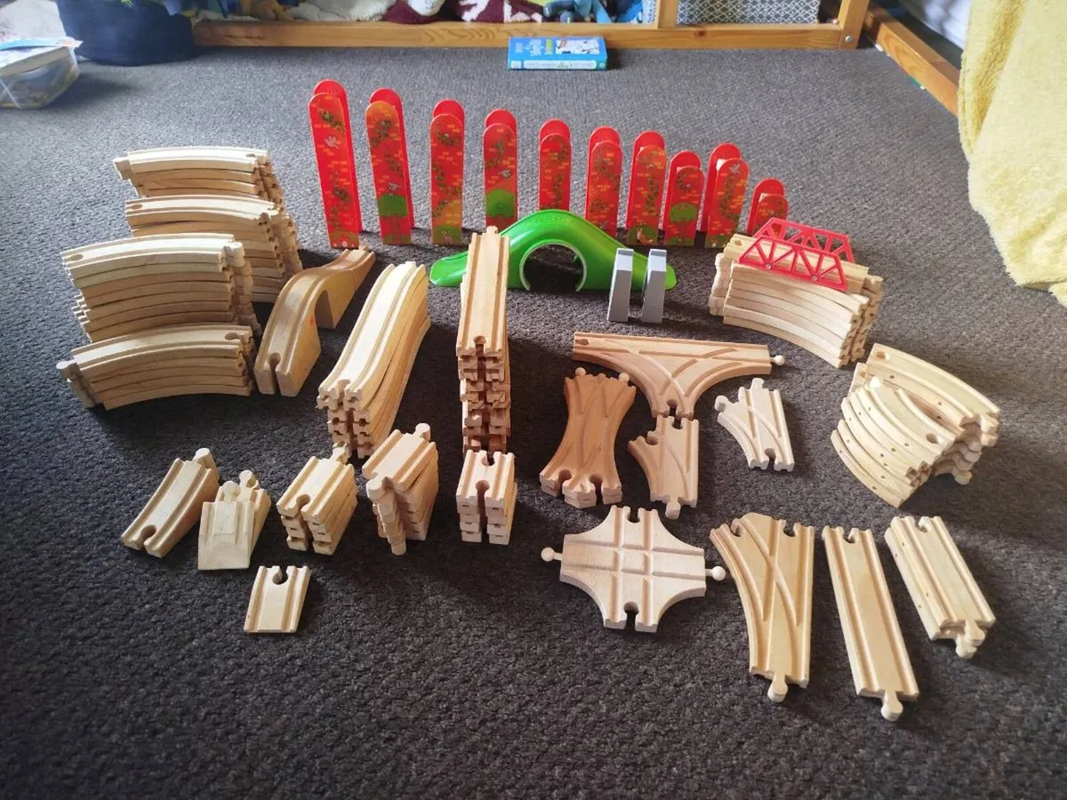 Wooden train tracks - Image 2