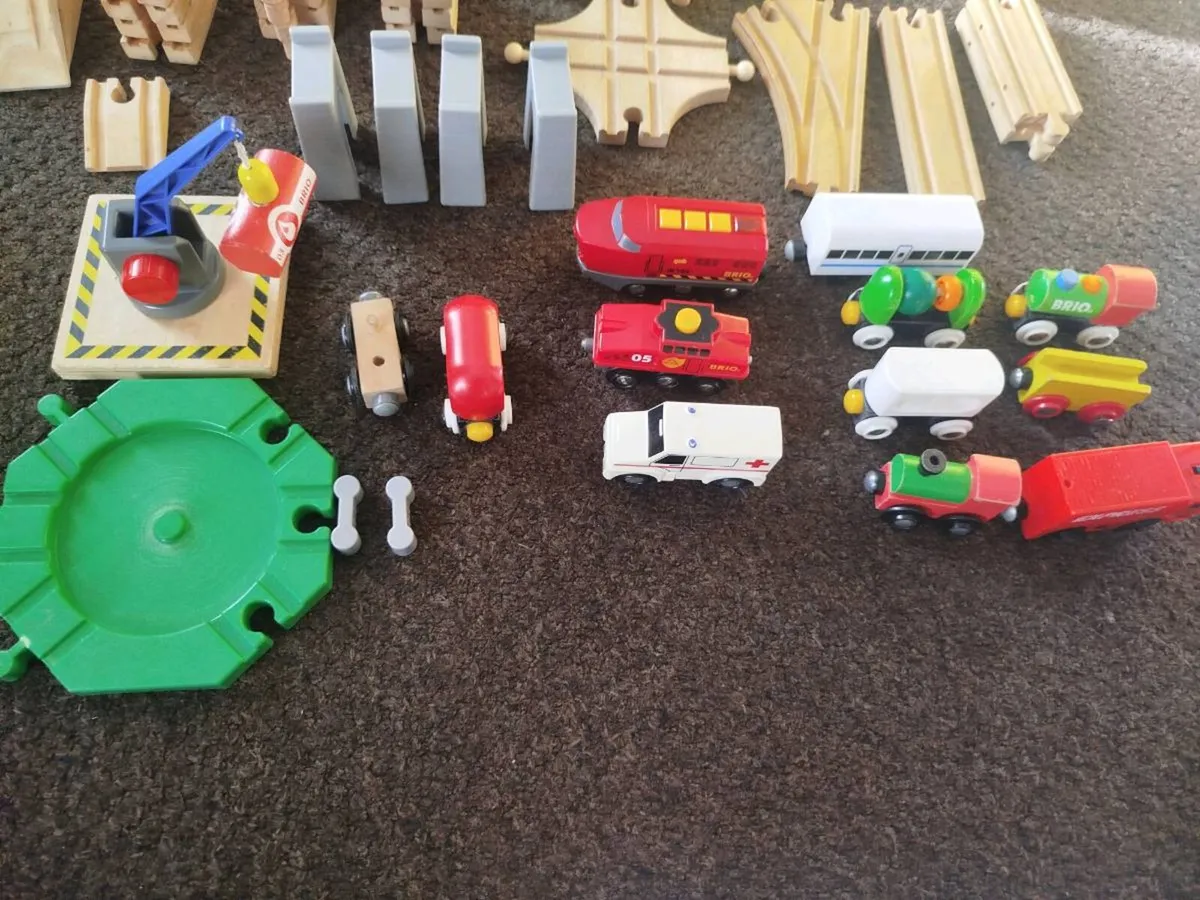 Wooden train tracks - Image 3