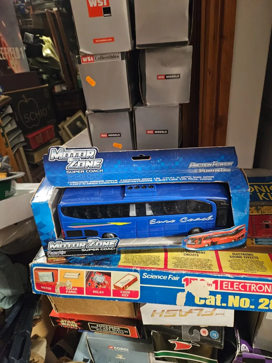 Corgi Motorzone Bus - Image 1