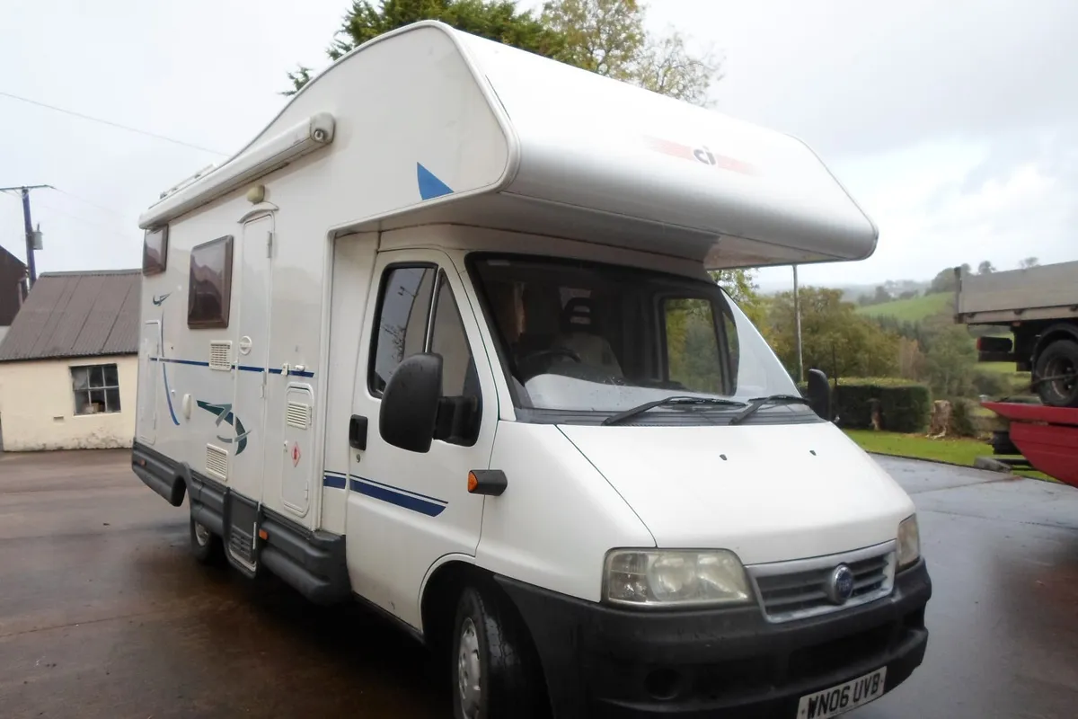 CAMPER - Image 1