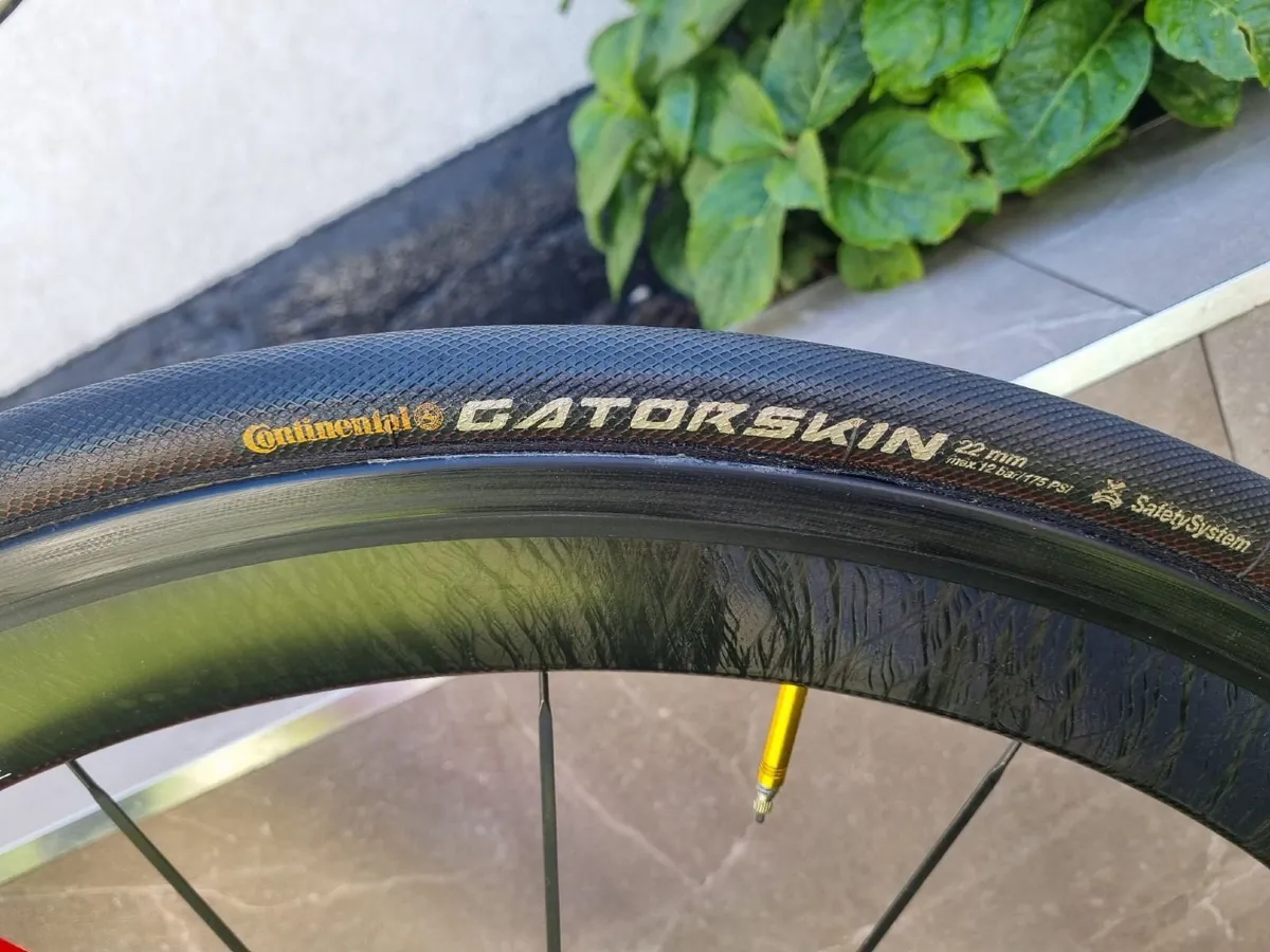 Fuji D6 TT Bike & Extra Wheelset &Hydration system - Image 3
