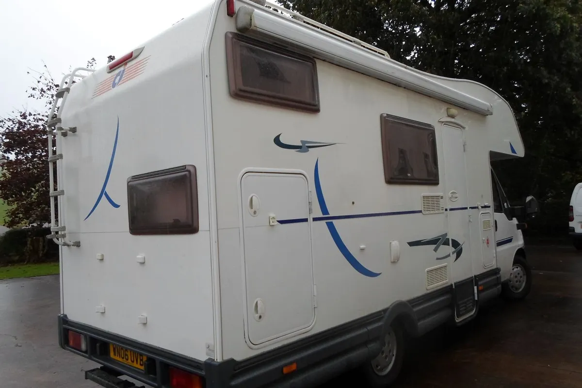 CAMPER - Image 4