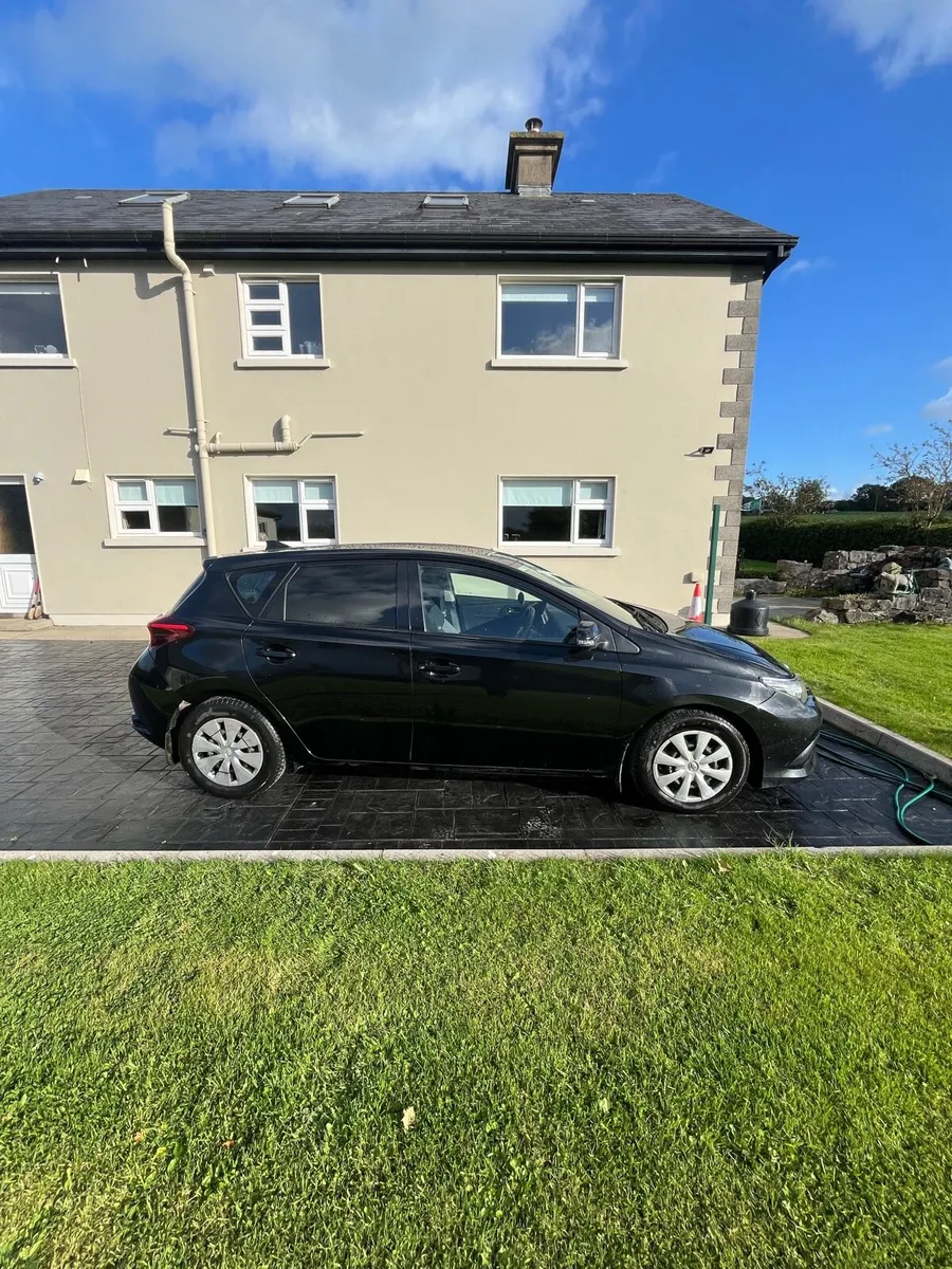 Toyota Auris - Image 1
