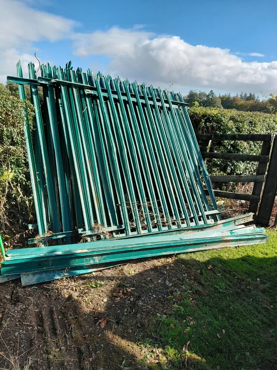 Palisade Fencing