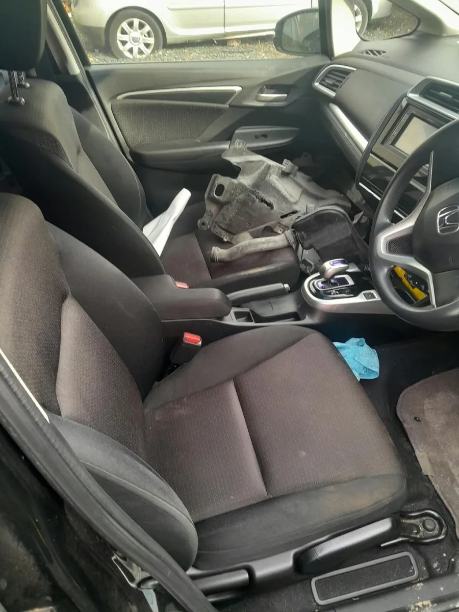 Car - Image 2