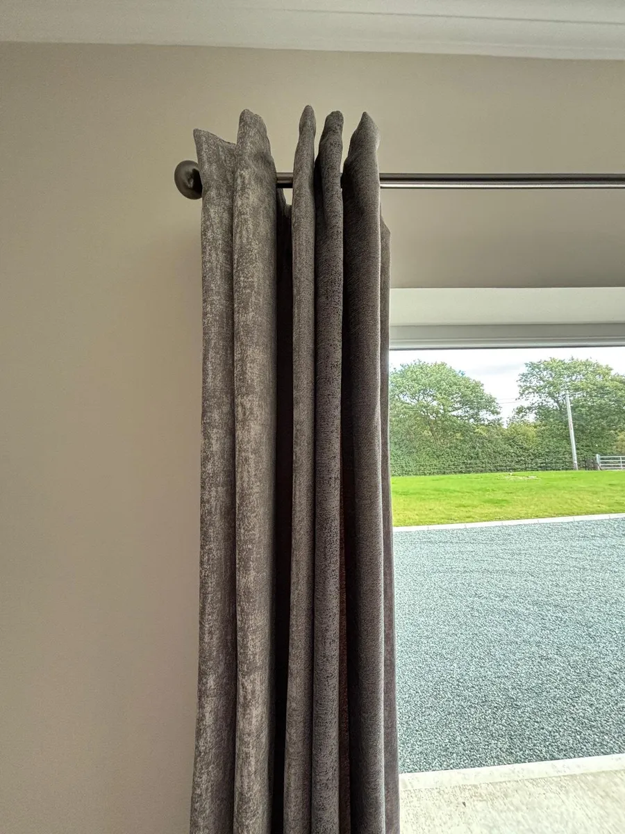 2.4 metre curtain pole pewter - Image 1