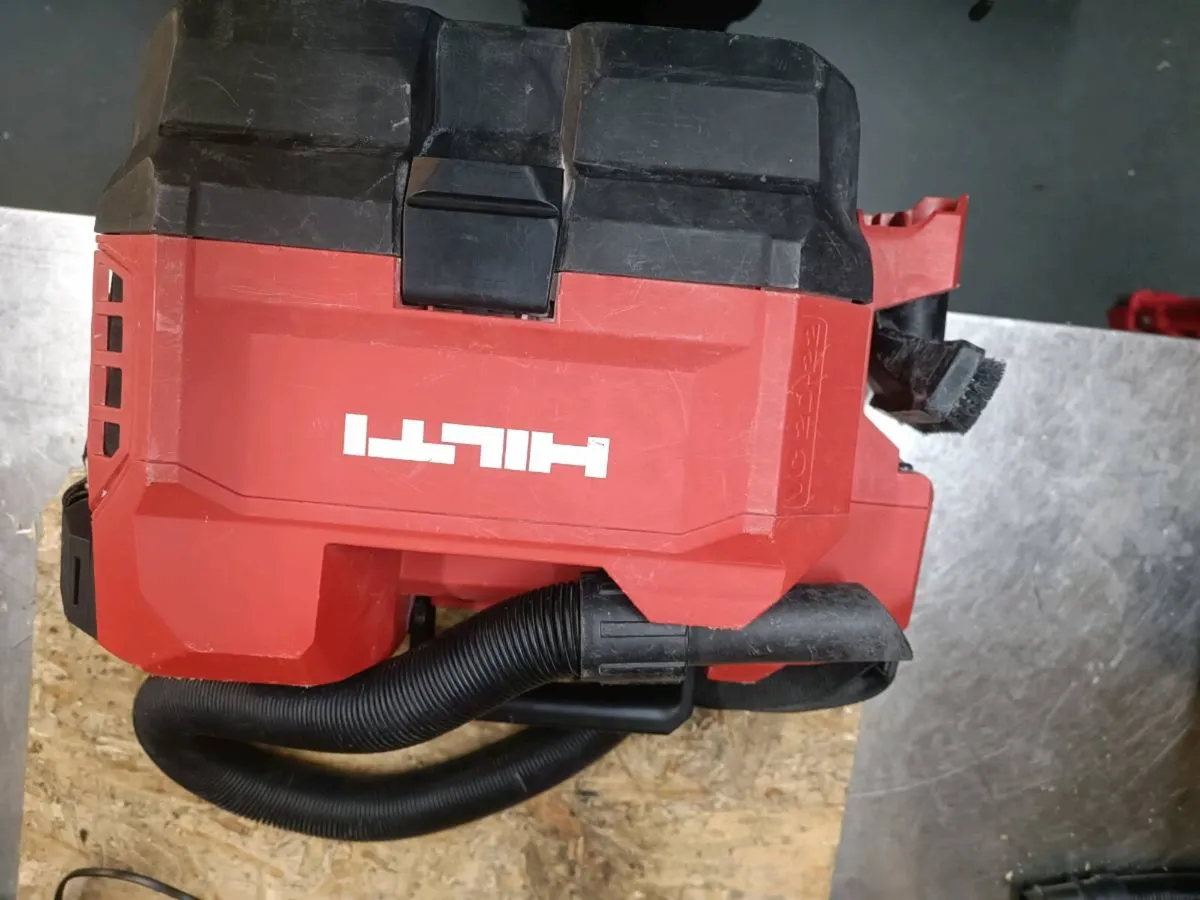 Hilti vc2D 22 vacuum nuron.