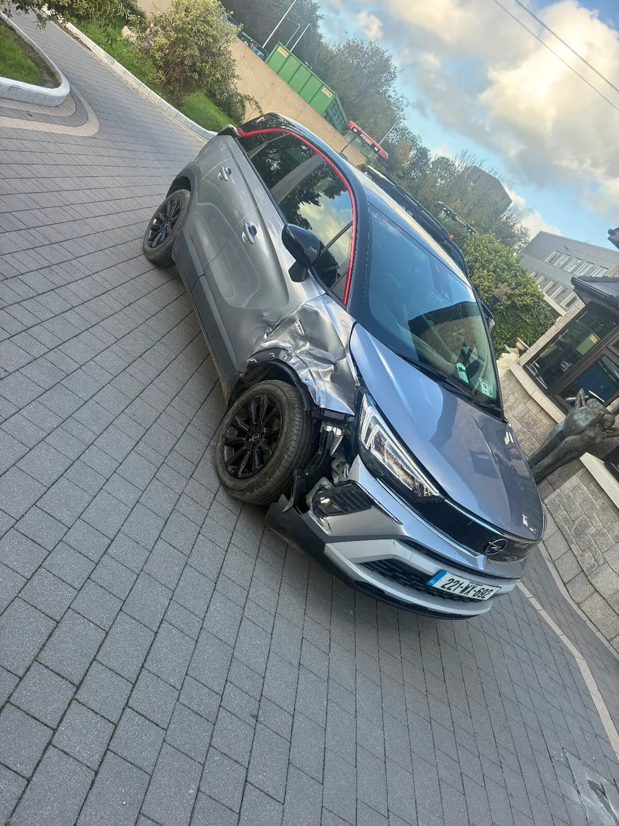 2022 Opel crossland oy60k kms - Image 2