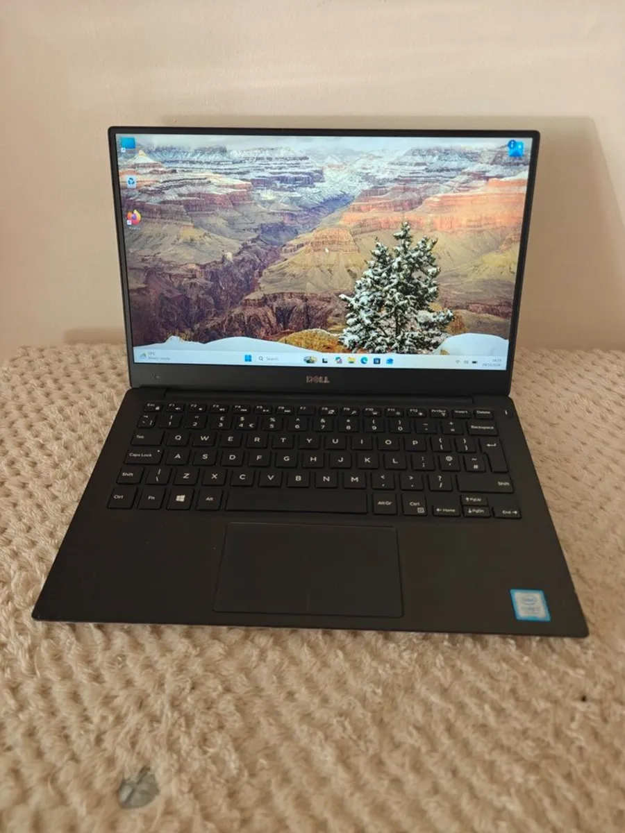 Dell XPS 13 9360 | i7 | 8GB | 256GB | 13" FHD | - Image 1
