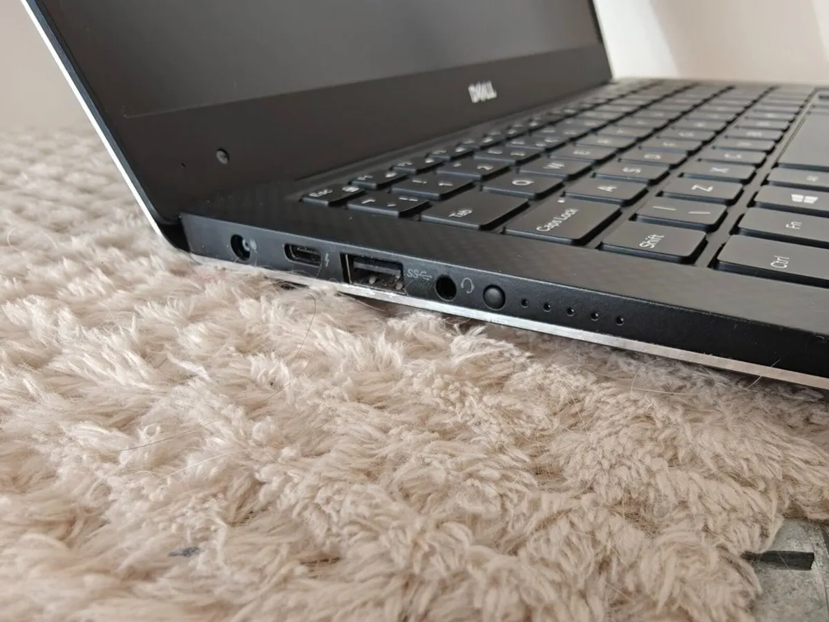 Dell XPS 13 9360 | i7 | 8GB | 256GB | 13" FHD | - Image 4