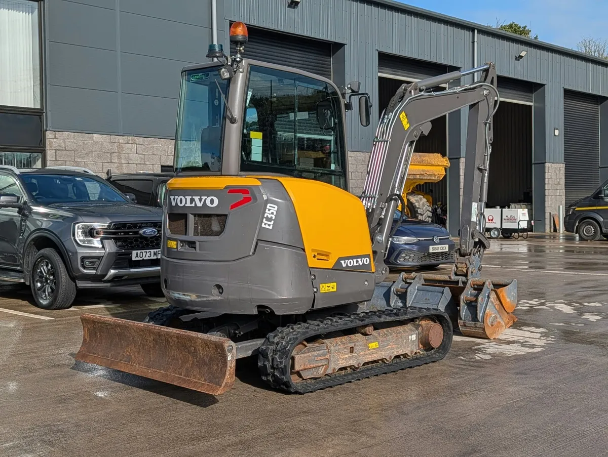 2022 VOLVO EC35D - Image 2