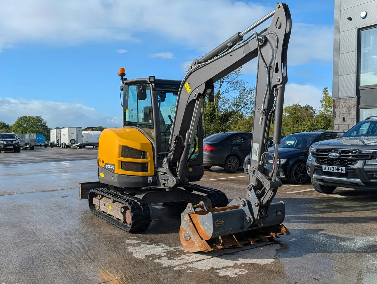 2022 VOLVO EC35D - Image 3