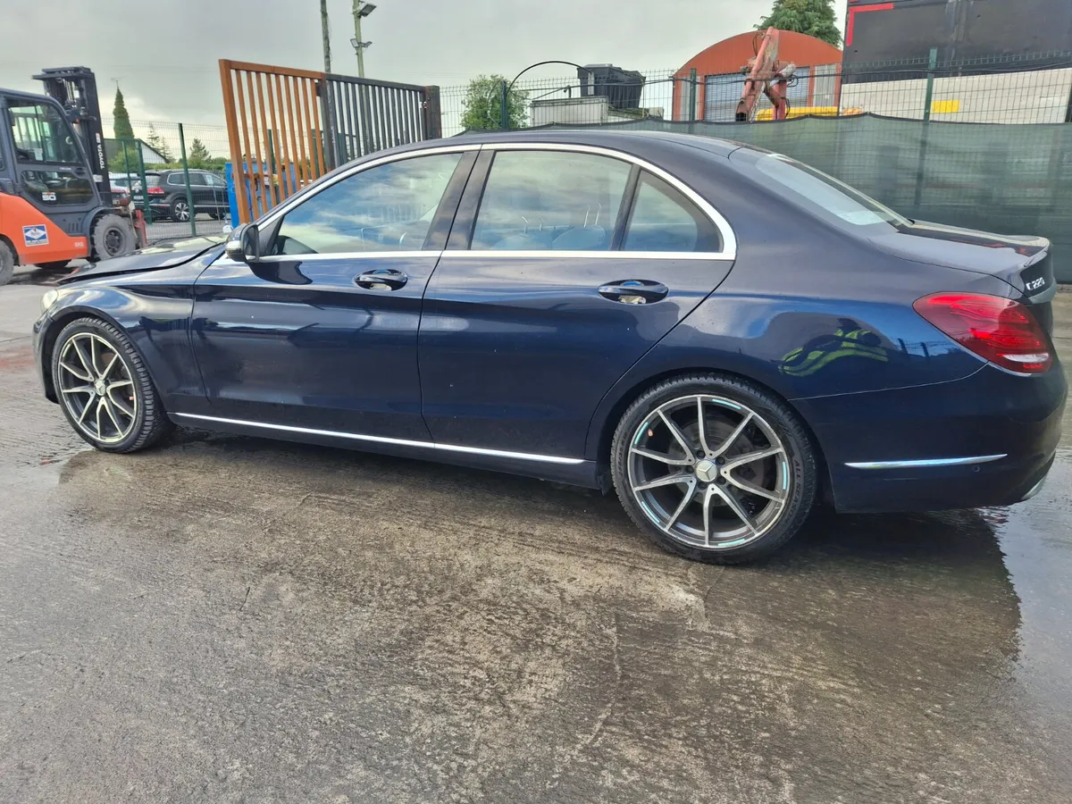 152 Mercedes C-Class  Bluetec sport  220C - Image 4
