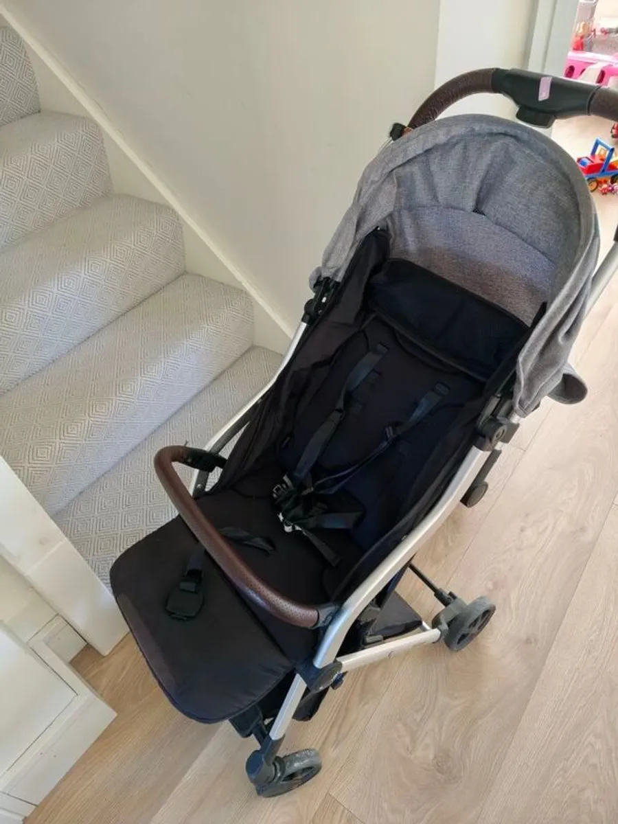 Zummi Explorer Stroller with rain cover - Image 1