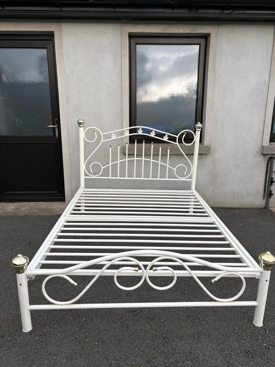 Metal 4’ 6” bed - Image 1