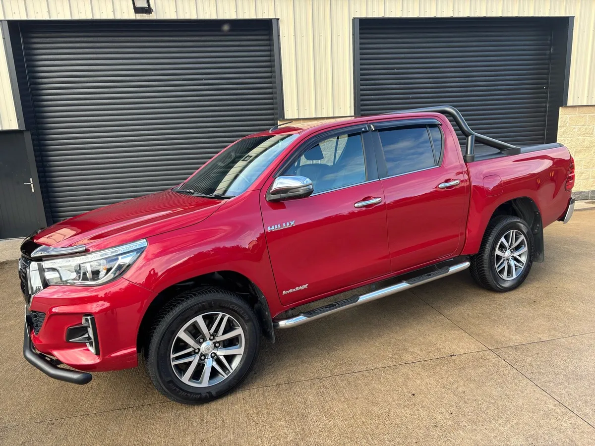 2019 TOYOTA HILUX 2.4 D4D INVINCIBLE X AUTO - Image 1