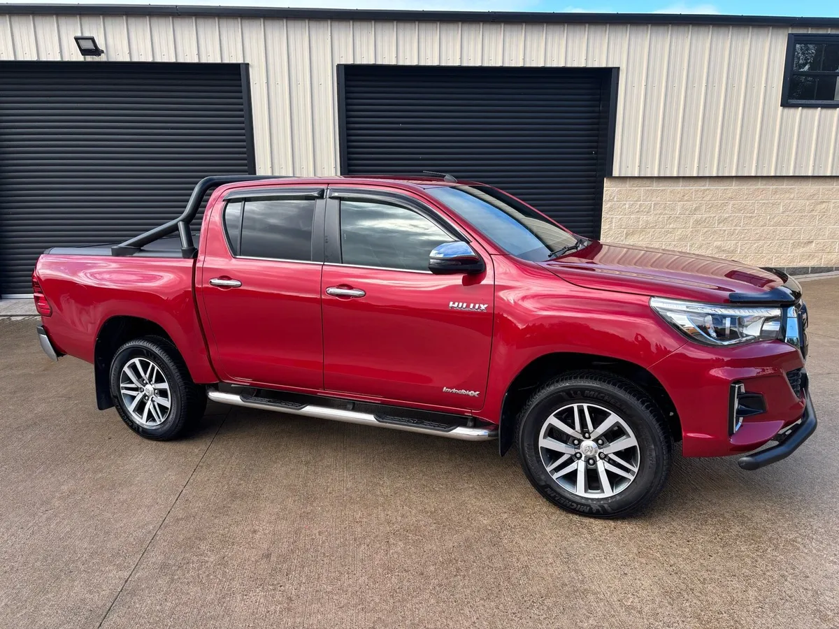 2019 TOYOTA HILUX 2.4 D4D INVINCIBLE X AUTO - Image 4