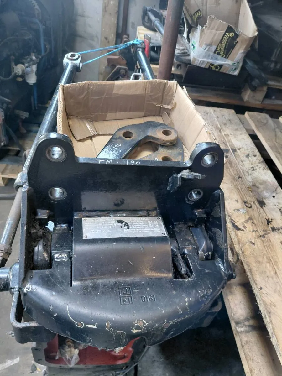 Cnh TM T7 T7040 hitches.. - Image 1