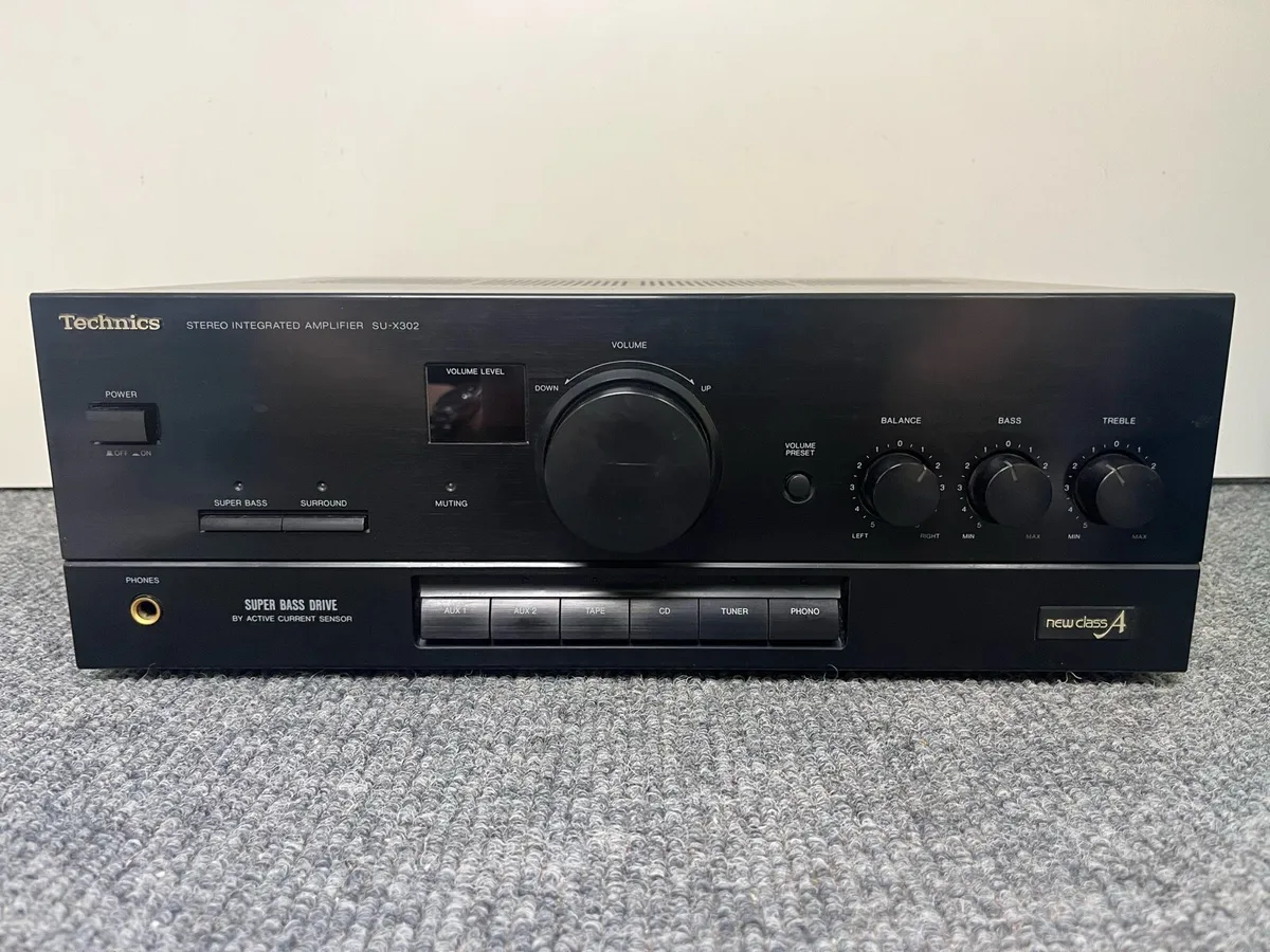 Technics Stereo Amplifier SU-X302 - Image 1