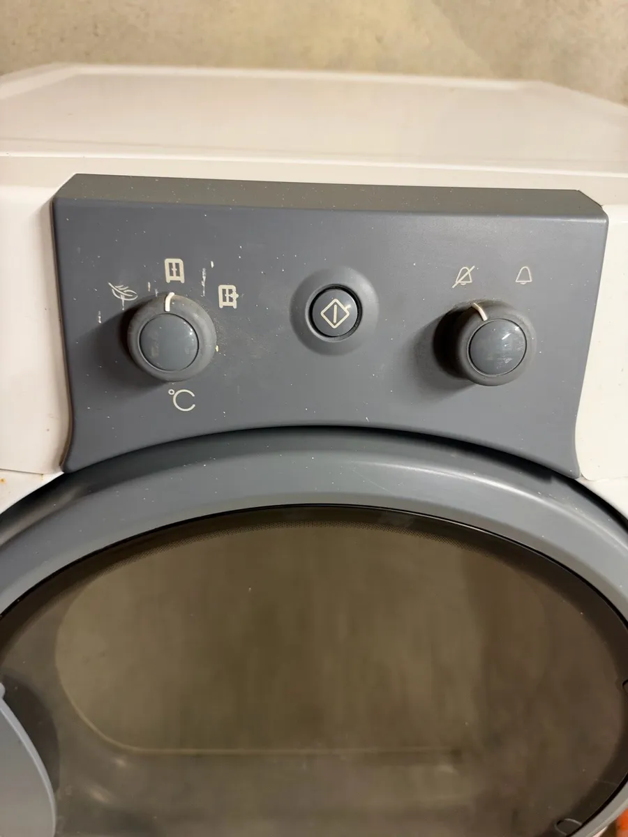 Whirlpool industrial vented 10kg dryer - Image 3
