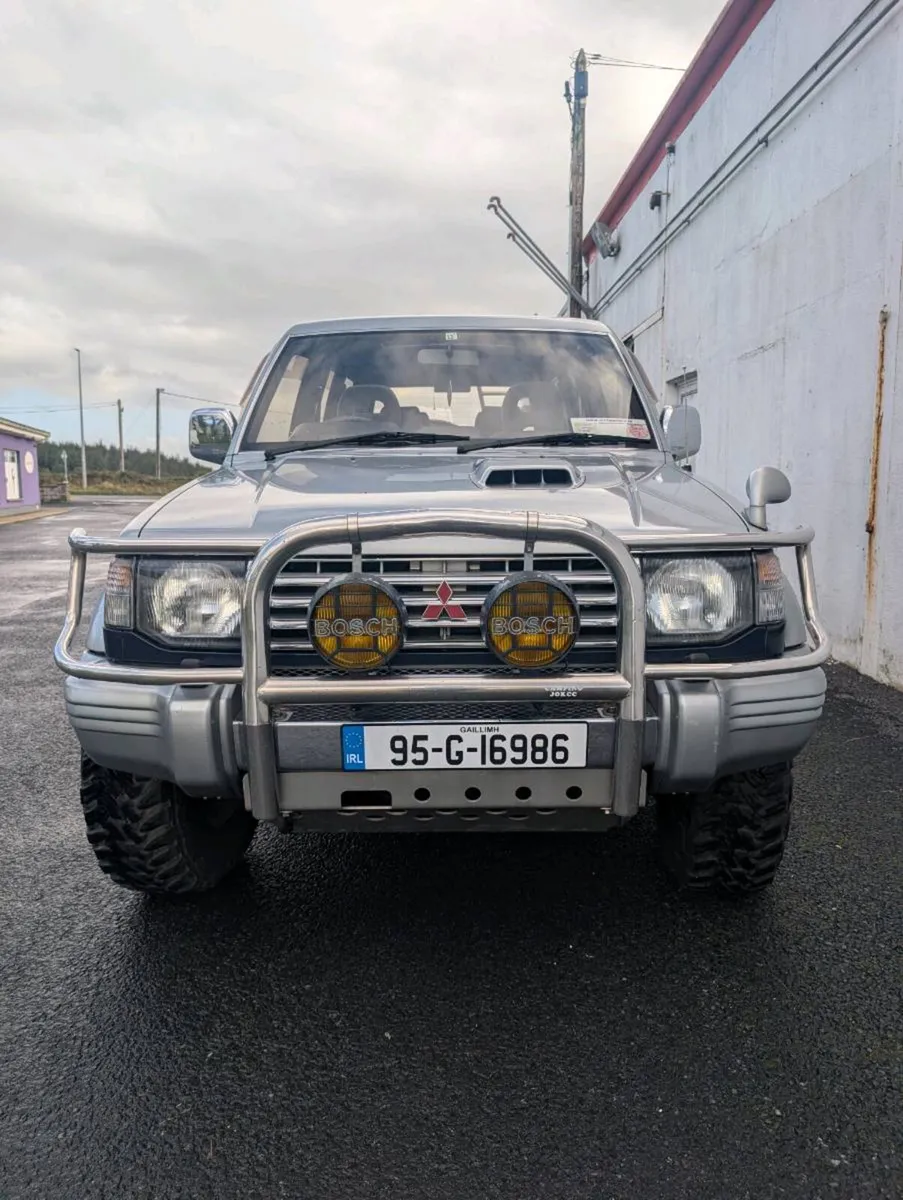 Mitsubishi Pajero Exceed Model - Image 4