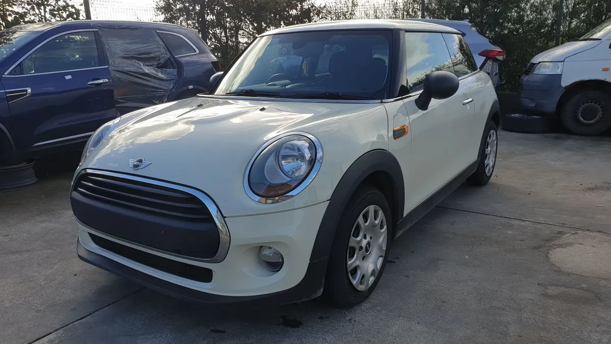 *For parts* Mini Hatch One, 1.2 pet 6 speed (2014) - Image 3
