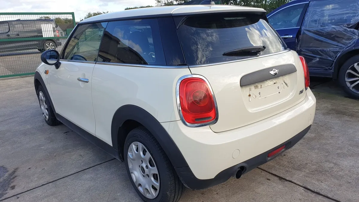 *For parts* Mini Hatch One, 1.2 pet 6 speed (2014) - Image 4